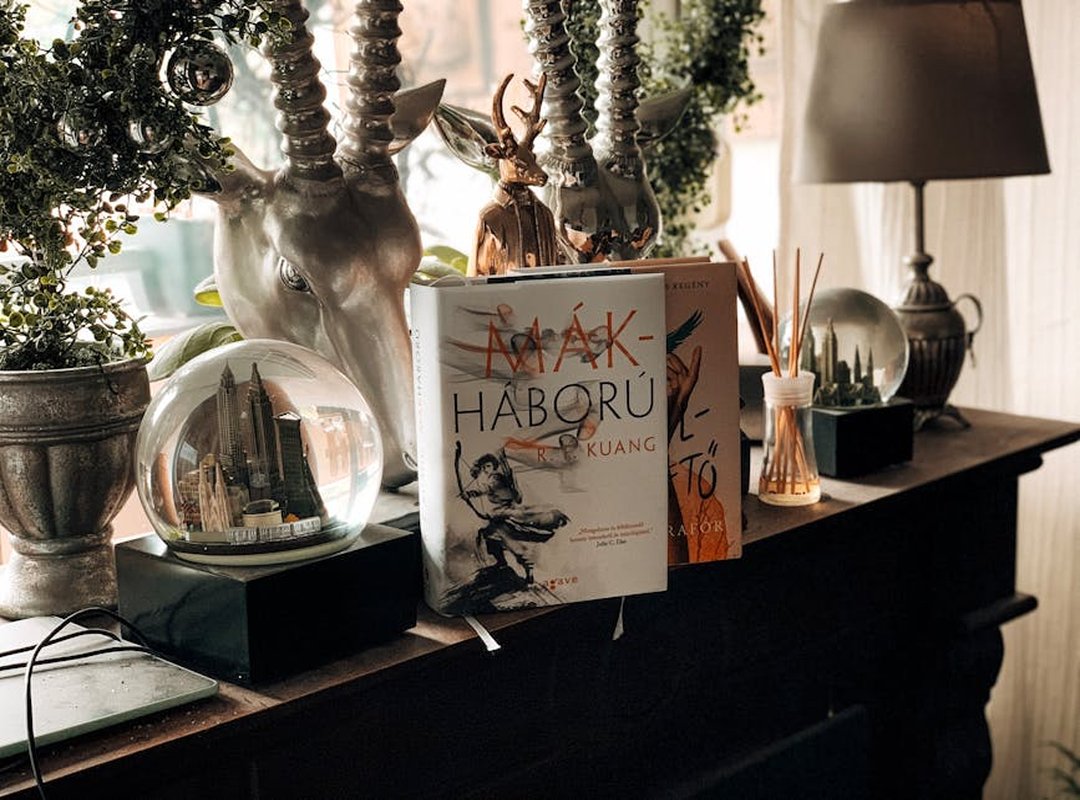 Forgatókönyvi és Vizuális Elelmény